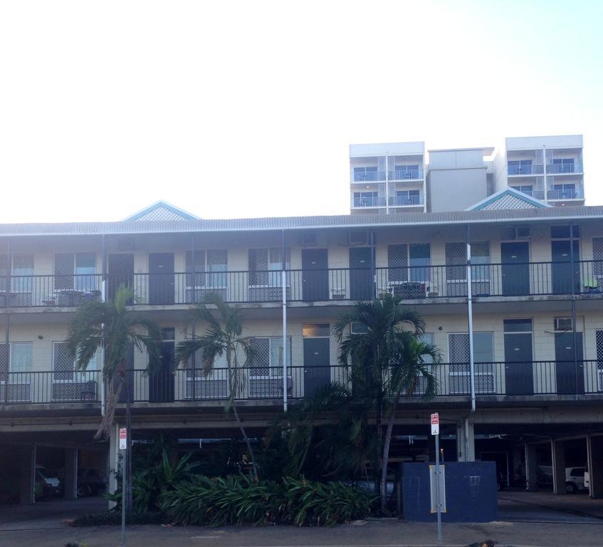 Adventurers Backpackers Hostel Townsville Exterior photo