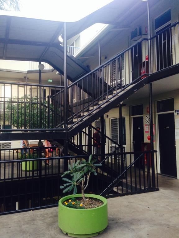 Adventurers Backpackers Hostel Townsville Exterior photo